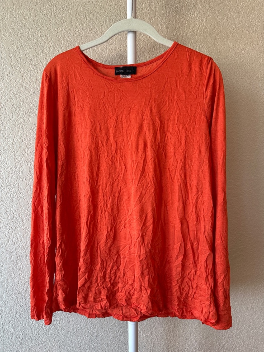 Reina Lee orange wrinkle style long sleeve T-shirt size medium